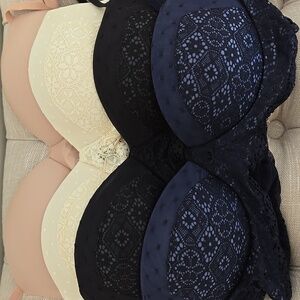 Victoria's Secret Wireless bra - *Price Is For 1 Bra Only* Pictures Show All